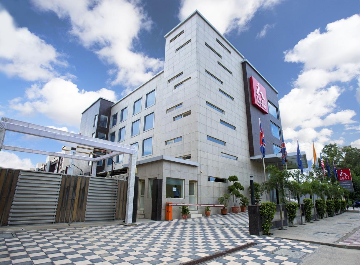 Inde Hotel Chattarpur 新德里 外观 照片